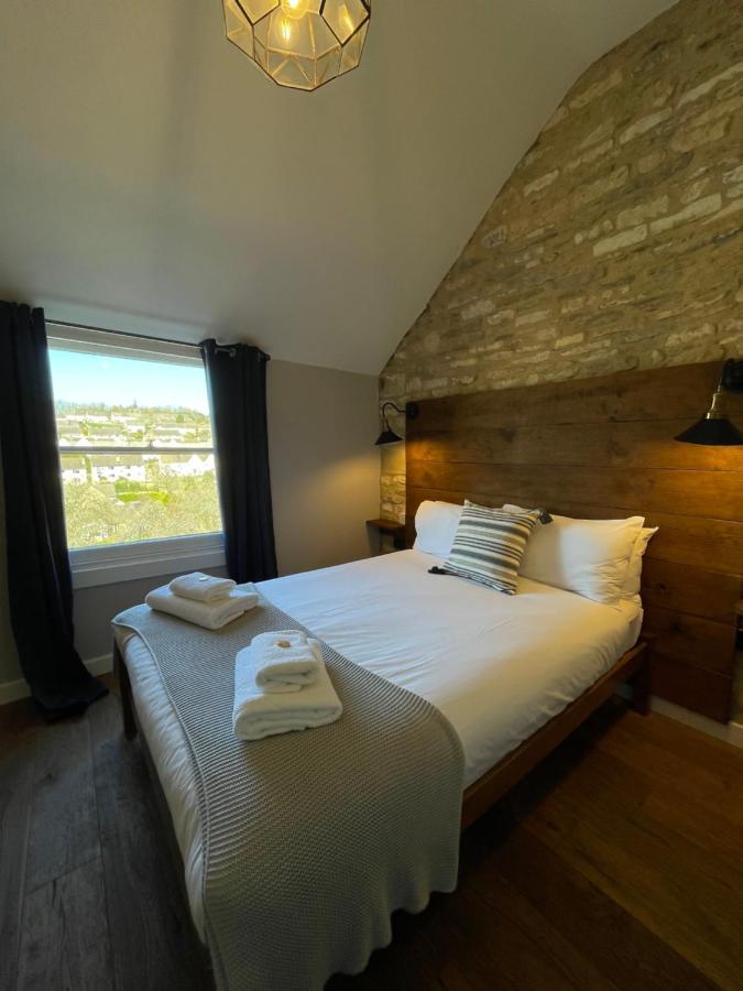 The Queen Matilda Country Rooms Avening المظهر الخارجي الصورة