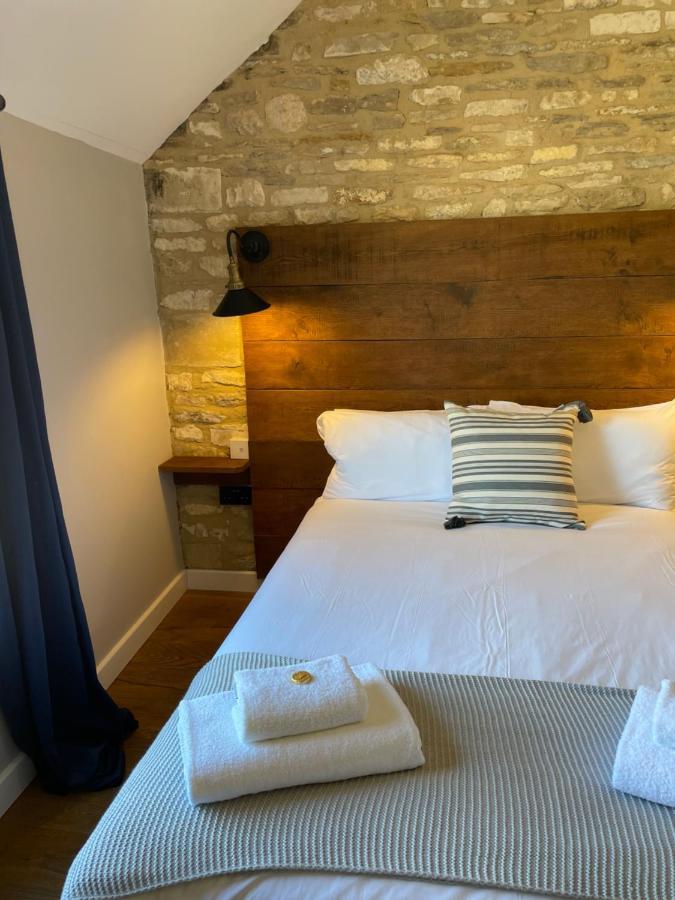 The Queen Matilda Country Rooms Avening المظهر الخارجي الصورة