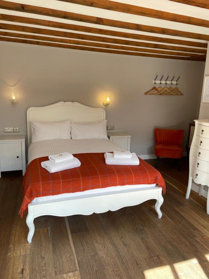 The Queen Matilda Country Rooms Avening المظهر الخارجي الصورة