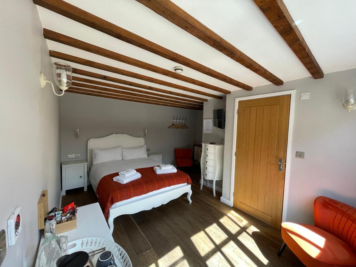 The Queen Matilda Country Rooms Avening المظهر الخارجي الصورة